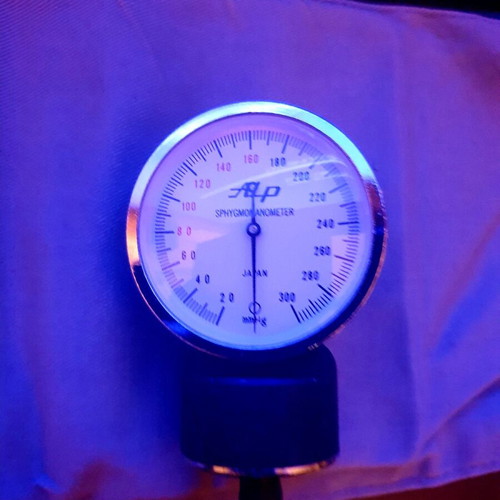 Analog arm blood pressure monitor with stethoscope like new