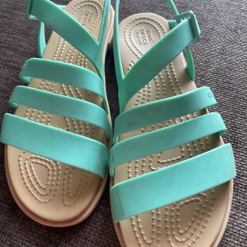 Crocs Tulum W5 green sandals like new
