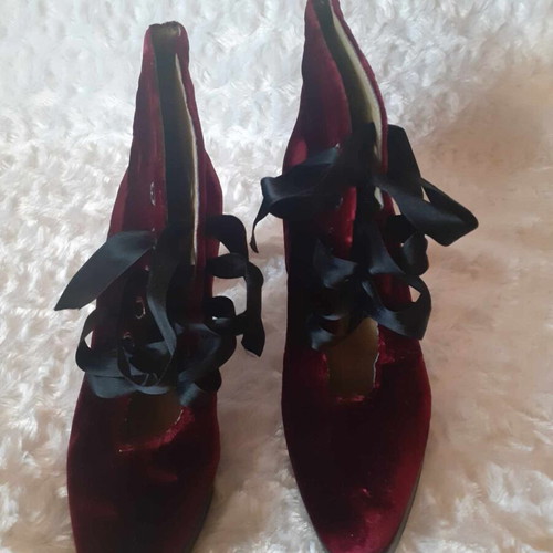 YvesSaintLaurent velvet boots size 36, red burgundy