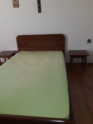 Κρεβάτι μονό με στρώμα μεταχειρισμένο από μασίφ ξύλο σε σκούρο καφέ