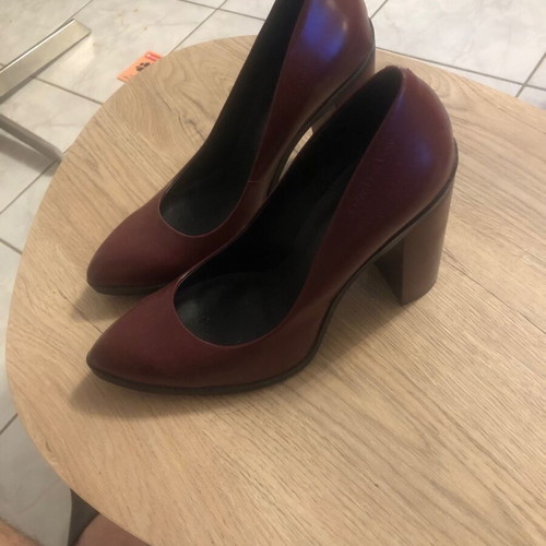 Calvin Klein women's brown pumps like new, size 40