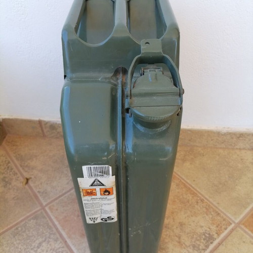 Metal fuel canister 20 lt like new