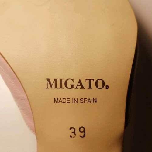 Migato pink leather pumps with ankle strap, new, size 39