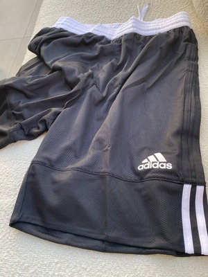 Adidas shorts Large new black