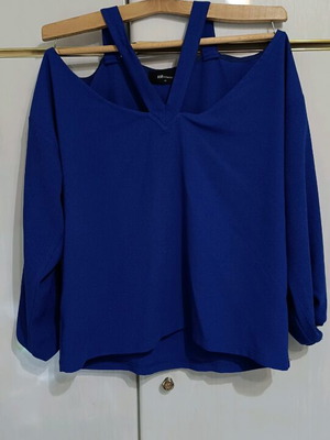 BSB blouse blue XL like new with shoulder design