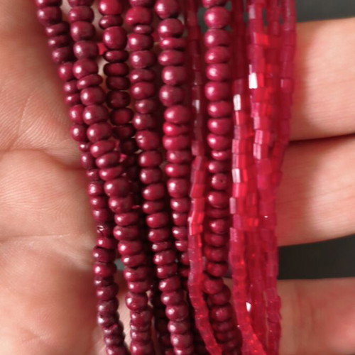 Necklace like new, handmade multistrand with red beads and marble-like stones