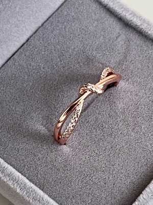 Ring new pink with zircon