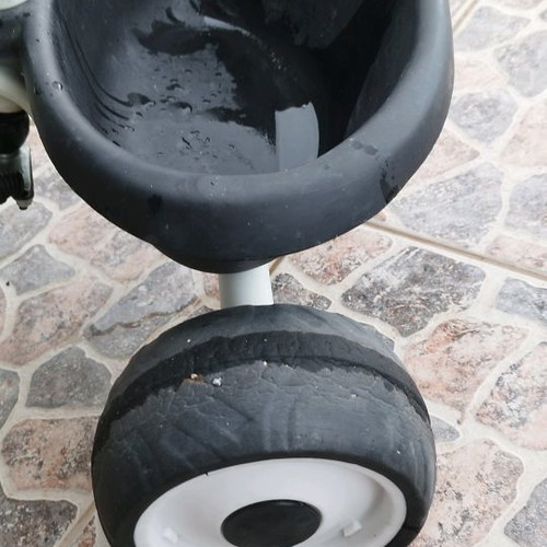 Children's tricycle bike used in good condition