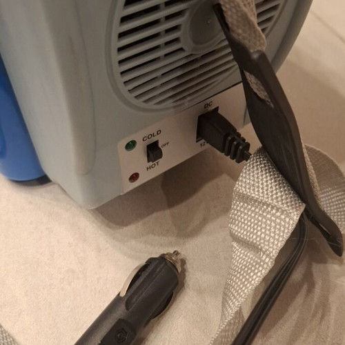 Portable electric cooler 7.5 liters like new with heating and car adapter