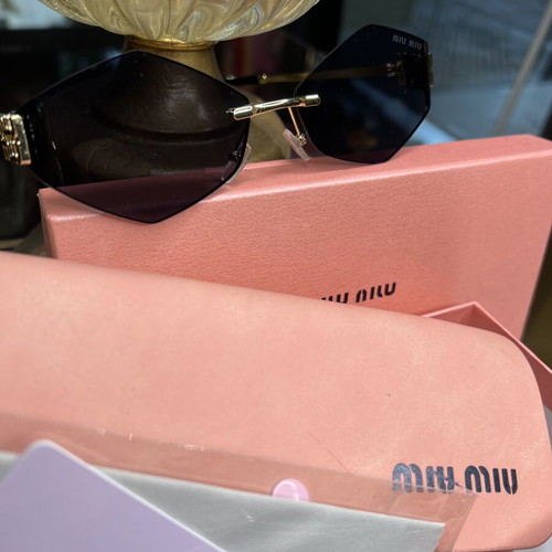 Miu Miu women's sunglasses new, black
