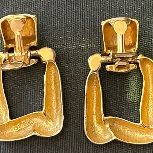 P.E.P. clip earrings collectible like new