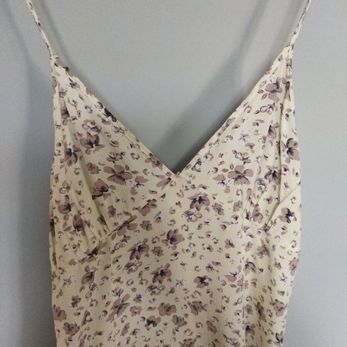Summer dress new, size M, airy fabric with leg slit