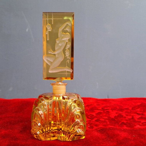 Art Deco perfume bottle from Czechia like new, crystal