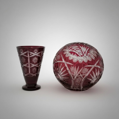 Bohemian crystal decoration set like new, red cut-to-clear design