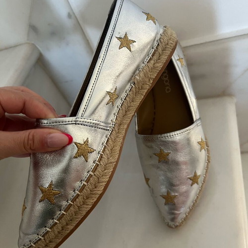 Eva Longoria leather espadrilles size 37 silver with gold embroidery, like new