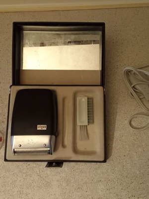 Braun electric shaver used, functional