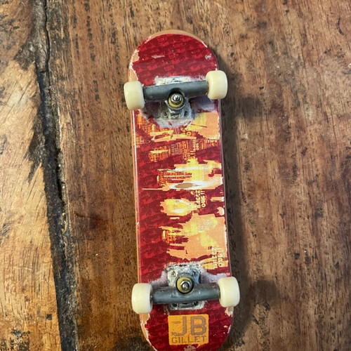Tech Deck finger skates used, collaboration with Plan B, pack