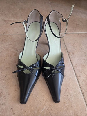 Max de Carlo Black Leather Slingback Heels used, size 38