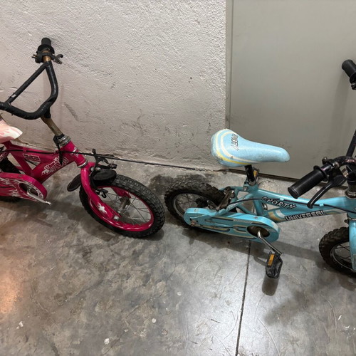 Children's mountain bikes, fuchsia and blue, used