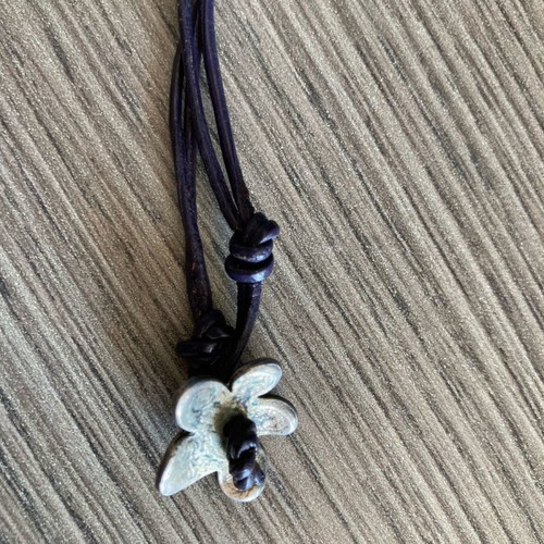 Necklace with metal element and pearl like new, purple and silver