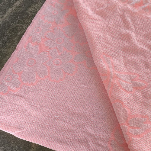 Summer cotton quilts new in pink and lemon colors