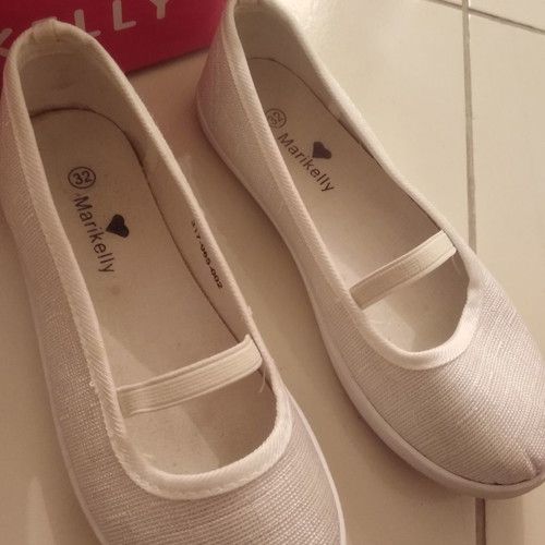 Mari Kelly children's ballet shoes used, size 32, white