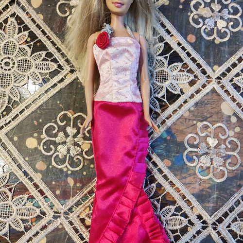 Barbie doll Mattel with impressive evening dress