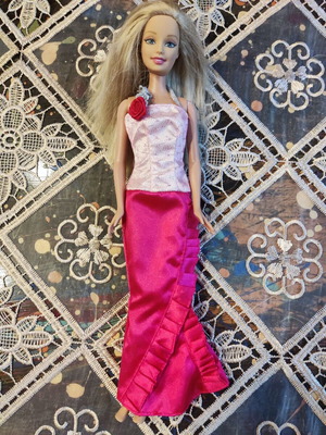 Barbie doll Mattel with impressive evening dress