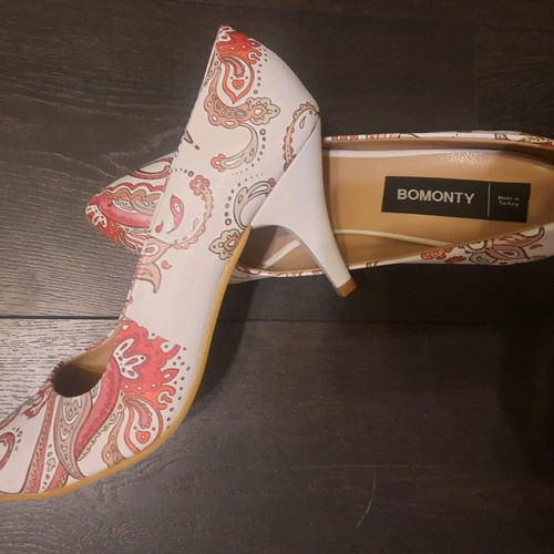 Women's pumps new, size 38, colorful