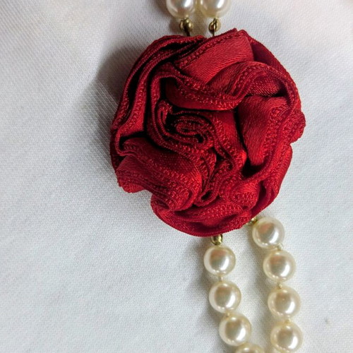 Vintage double necklace with Majorica style pearls, like new