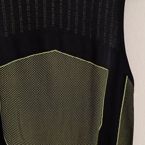 Men's Athletic Shirt size M like new, black and green