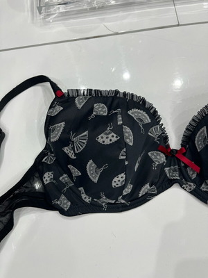 Marks & Spencer bra 36D black like new