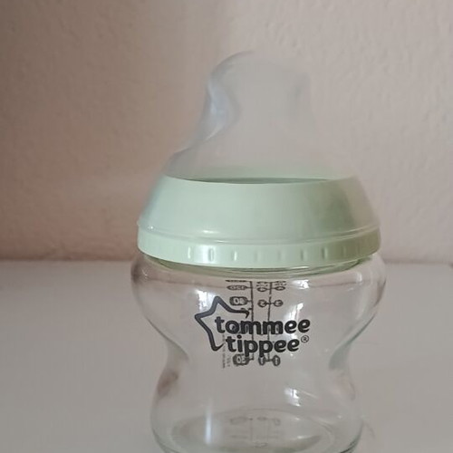 Tommee Tippee Closer to Nature glass bottle 150ml like new