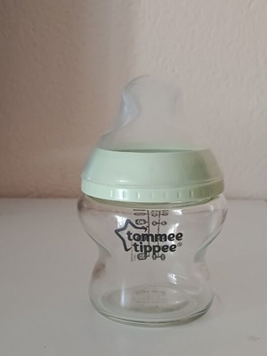 Tommee Tippee Closer to Nature glass bottle 150ml like new