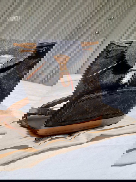 ΓΙΑ  ΛΙΓΟ!!!!Louis vuitton montsouris σε εξαιρετική κατασταση