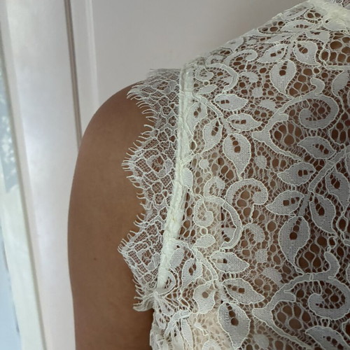 Molly Bracken Romantic Cream Lace Boxy Top Small Like New