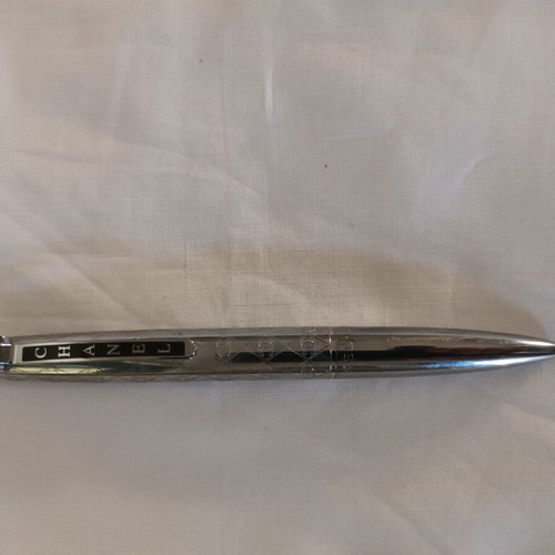 Shanel fountain pen like new, needs new refill