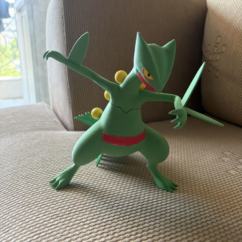 Pokémon Sceptile figure, starter grass edition