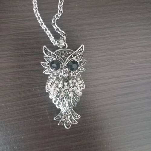 Owl pendant like new with rhinestones silver