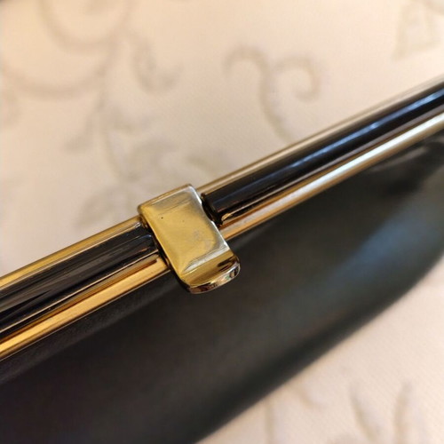Leather vintage clutch bag like new, green