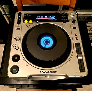 Πωλείται το επαγγελματικό και όχι μόνο cd player pioneer cdj 800 mk2