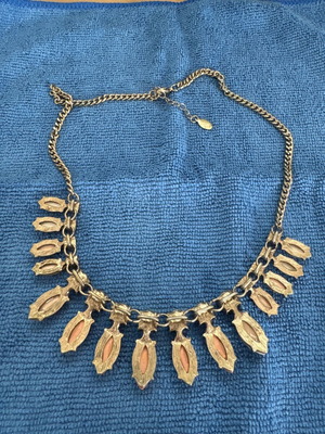 Statement necklace used like new, beige multicolor