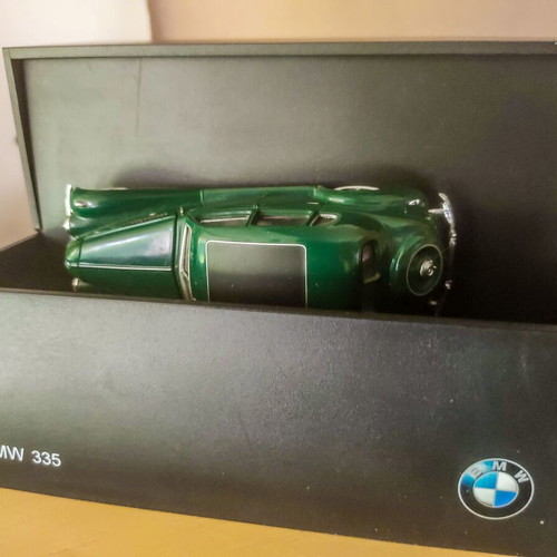 Αυτοκίνητο Diecast BMW 335 πράσινο σε κλίμακα 1:43 σαν καινούργιο, συλλεκτικό