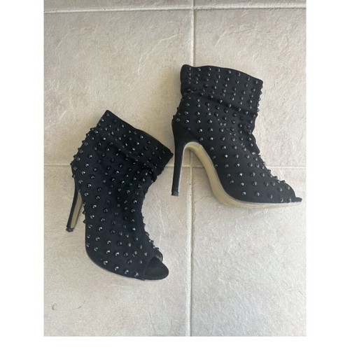Boots with rhinestones used, black suede with studs