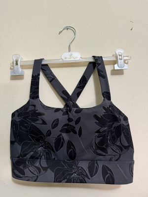 Sinsay sports bra Small with removable pads like new, floral design