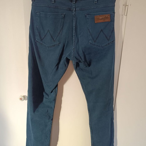 Wrangler jeans size 31 soft fabric slim fit like new