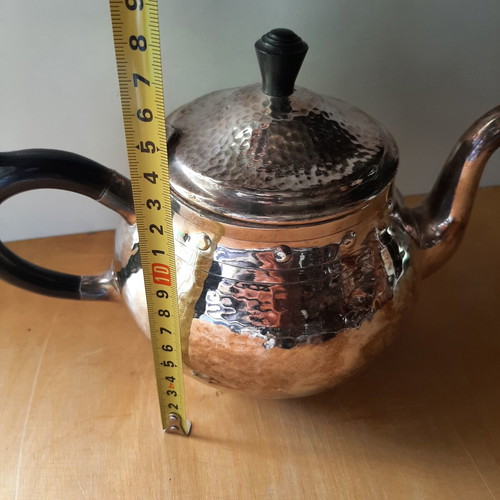 Sheffield Art Deco hammered English teapot like new