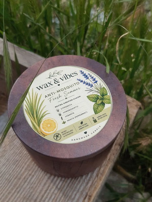Handmade anti-mosquito candle in metal tin like new