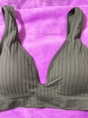 Μπουστάκι καινούργιο σε χακί χρώμα, μέγεθος L