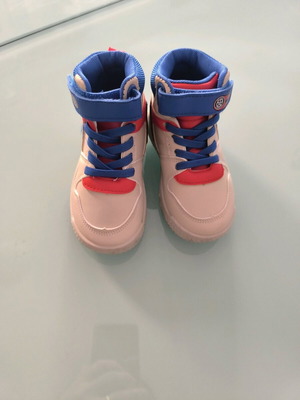 Boys' sport shoes like new, size 25, beige and blue